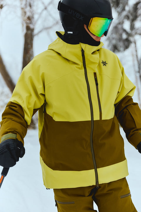Model wearing the G15301 G-AXIS Jacket